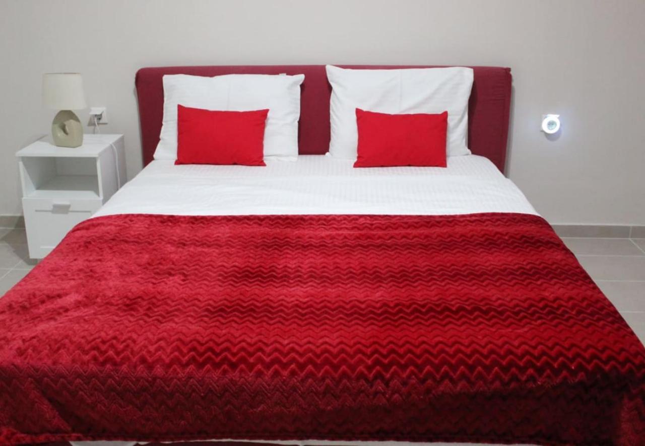 Zoe Apartments Tolo Luaran gambar